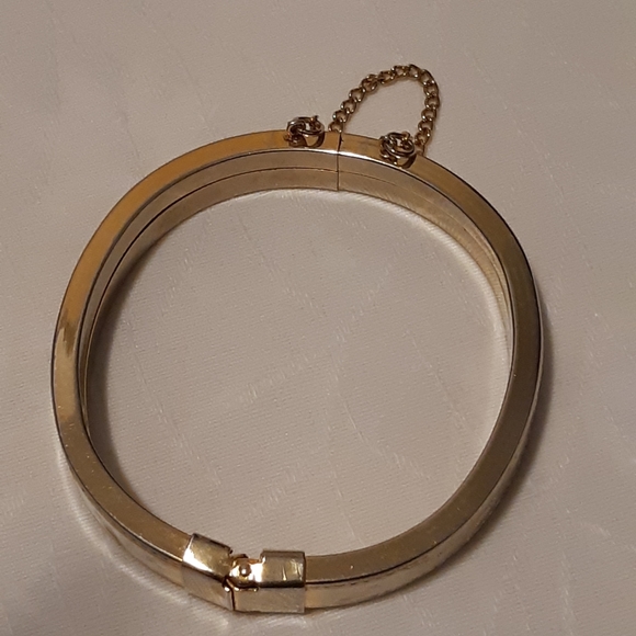 Vintage Clamp Bracelet With Safety Chain Lock, Gold Tone Megerments are in photo - Picture 3 of 9